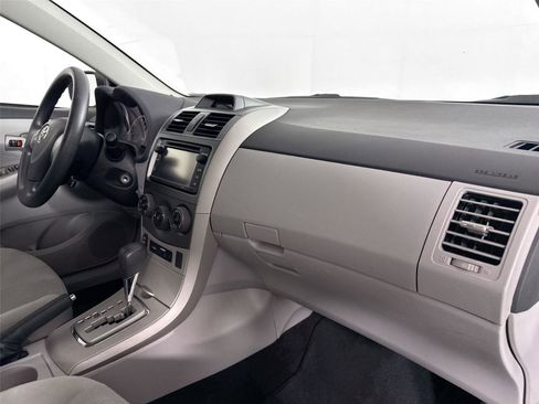 Used 2013 Toyota Corolla LE FWD image 34
