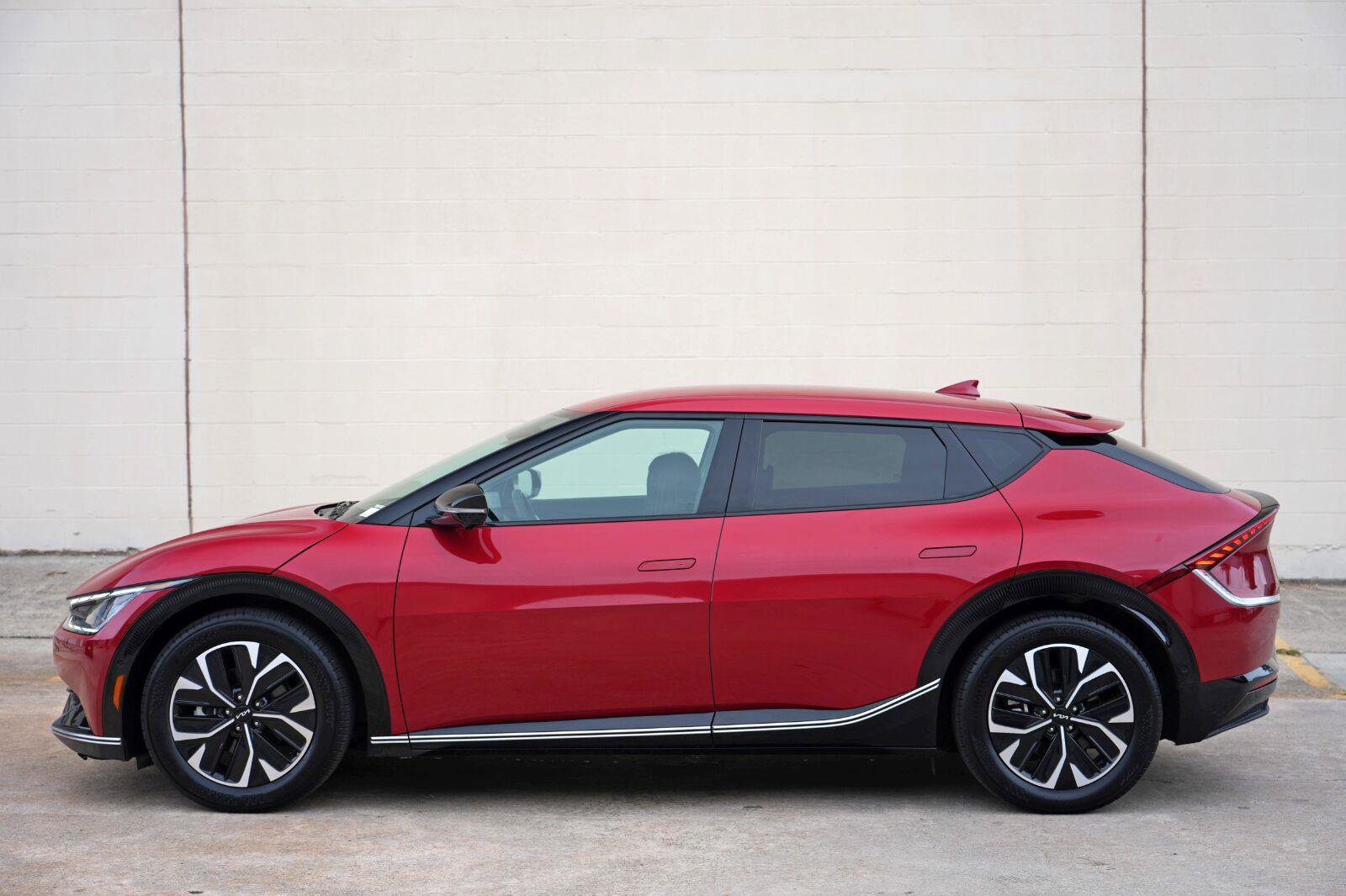 Used 2023 Kia EV6 Wind w/ Wind Technology Package AWD/4WD image 48
