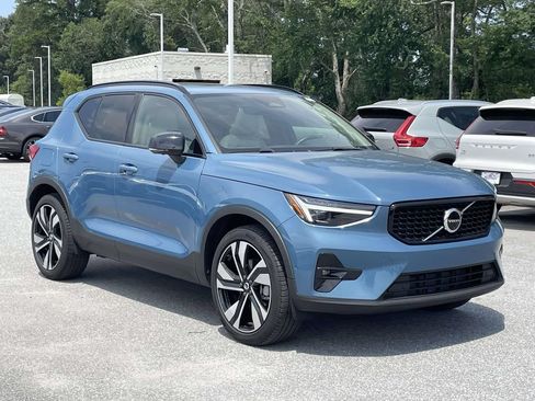 Used 2025 Volvo XC40 B5 Ultra w/ Protection Package Premier AWD/4WD image 1