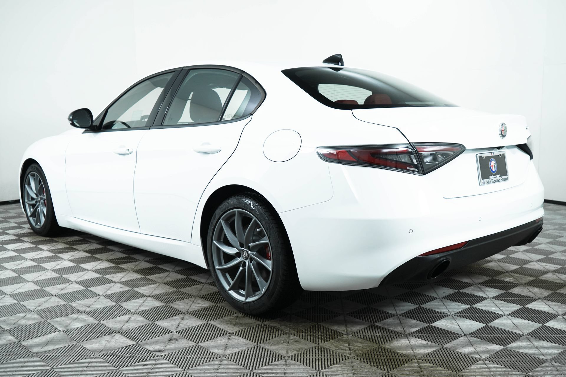 Used 2024 Alfa Romeo Giulia Sprint RWD image 5
