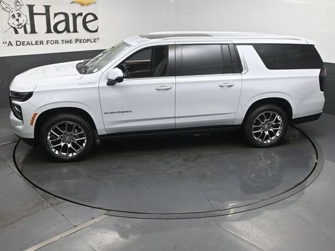 New 2026 Chevrolet Suburban High Country AWD/4WD image 37