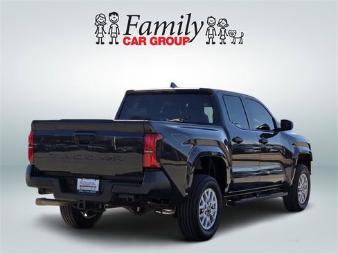 Used 2025 Toyota Tacoma SR image 4