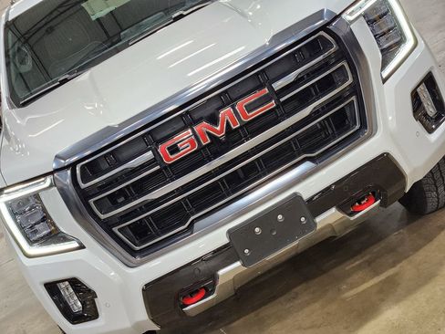Used 2023 GMC Yukon XL AT4 image 19