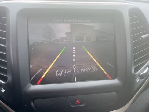 Used 2014 Jeep Cherokee Latitude w/ Comfort/Convenience Group image 9