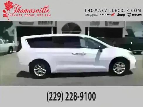 Certified 2024 Chrysler Pacifica Touring-L image 1