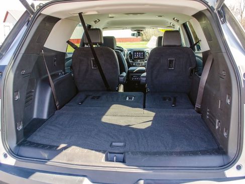 Used 2020 Chevrolet Traverse LT image 5