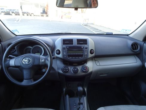 Used 2011 Toyota RAV4 4WD image 14