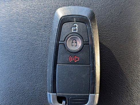 Used 2024 Ford Edge SEL image 28