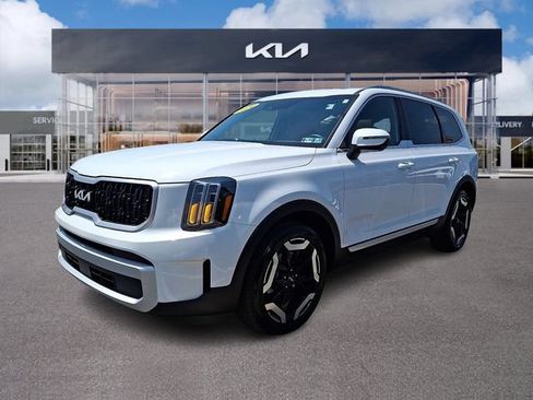 Used 2024 Kia Telluride EX AWD/4WD image 3