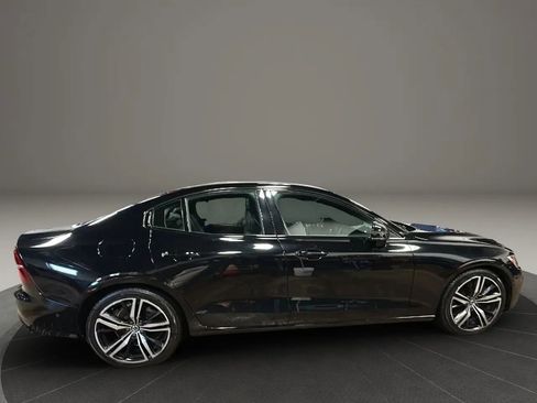 Used 2019 Volvo S60 T8 R-Design image 6