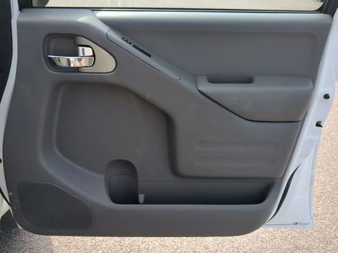 Used 2016 Nissan Frontier SV w/ SV Value Truck Package AWD/4WD image 34