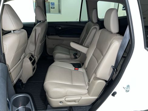 Used 2021 Honda Pilot Touring image 15