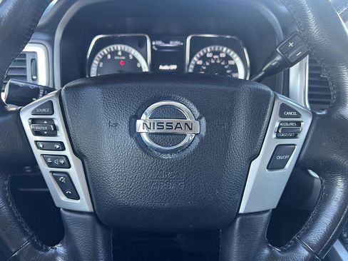Used 2018 Nissan Titan SV w/ SV Convenience Package image 22