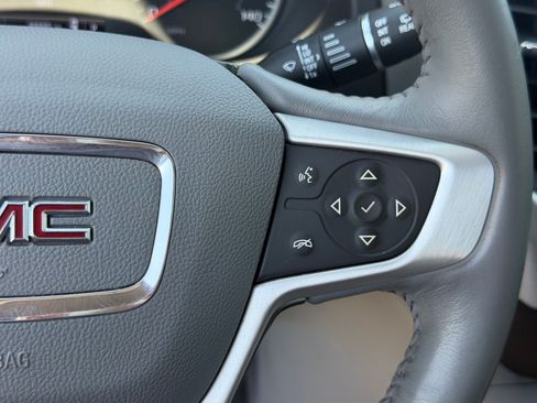 Used 2019 GMC Acadia SLE FWD image 22