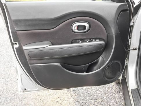 Used 2017 Kia Soul image 23
