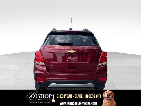 Used 2021 Chevrolet Trax LT w/ Premium Seat Package FWD image 10