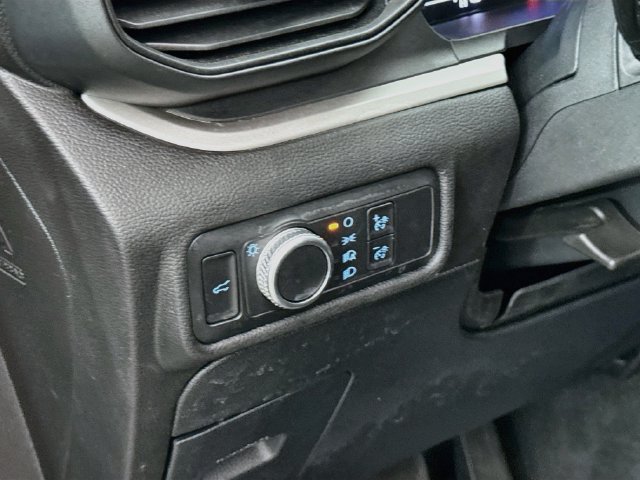 Used 2022 Ford Explorer XLT AWD/4WD image 10
