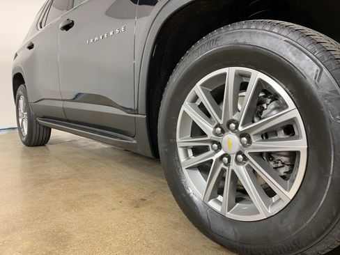 Used 2022 Chevrolet Traverse LT w/ LPO, 'HIT The Road' Package image 6