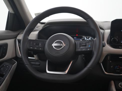 Used 2023 Nissan Rogue SL w/ SL Premium Package AWD/4WD image 17