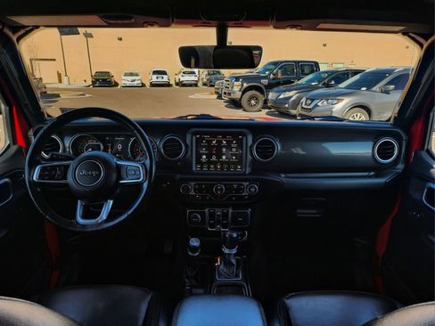 Used 2020 Jeep Wrangler Unlimited Sahara image 15