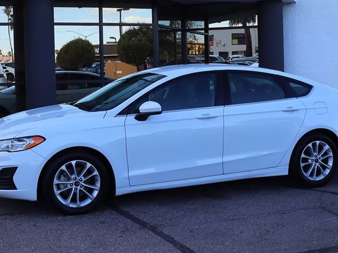 Used 2019 Ford Fusion SE FWD image 7