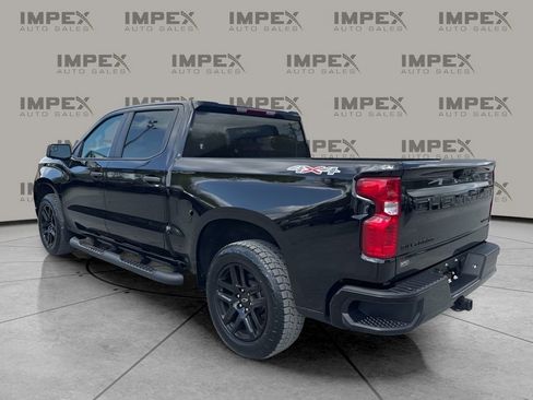 Used 2024 Chevrolet Silverado 1500 Custom image 3