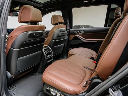 Used 2024 BMW X7 xDrive40i w/ M Sport Package image 44