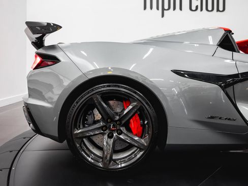 Used 2024 Chevrolet Corvette Z06 w/ Z07 Performance Package RWD image 39