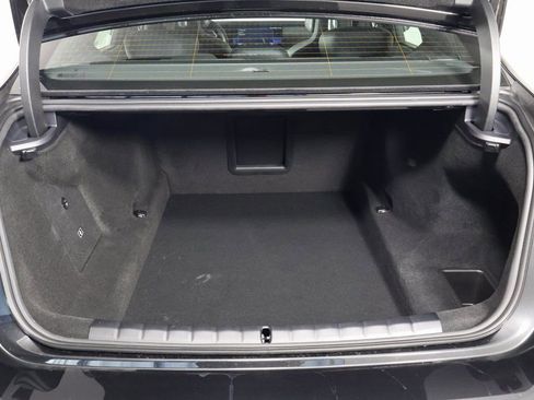 New 2026 BMW 750e xDrive image 8