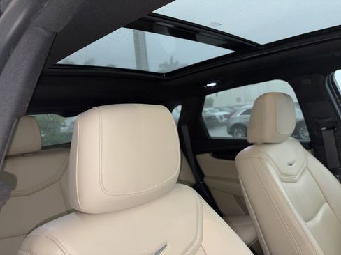 Used 2019 Cadillac XT5 Premium Luxury image 11