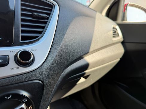 Used 2022 Hyundai Accent SE image 33