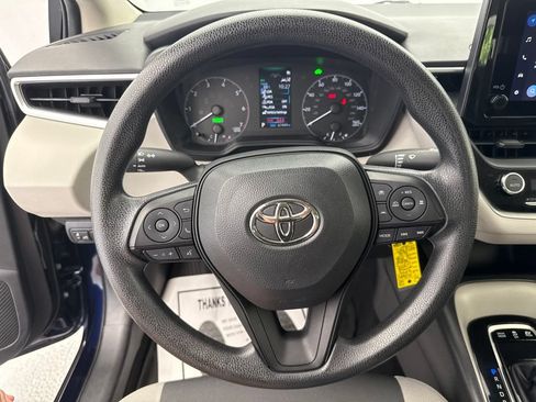 Used 2023 Toyota Corolla LE FWD image 28