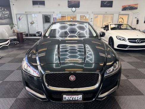 Used 2016 Jaguar XF Premium RWD image 2