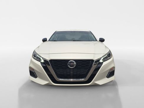 Used 2020 Nissan Altima 2.5 SR FWD image 9