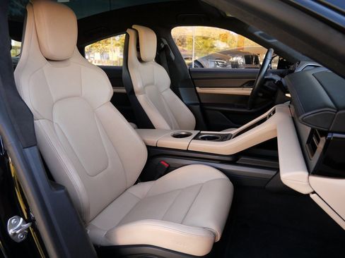 Used 2020 Porsche Taycan Turbo S image 26