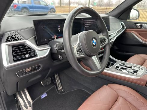 Used 2023 BMW X7 xDrive40i w/ M Sport Package image 26