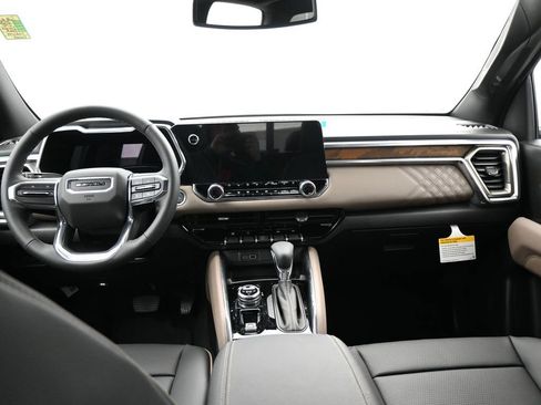 New 2026 GMC Canyon Denali image 9