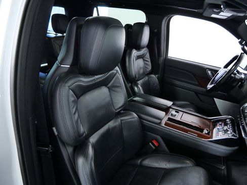 Used 2023 Lincoln Navigator Reserve AWD/4WD image 12