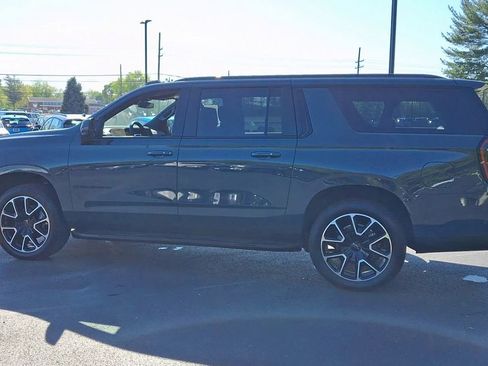 New 2026 Chevrolet Suburban RST w/ RST Capability Package AWD/4WD image 8