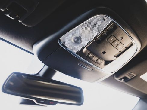 Used 2015 Jeep Grand Cherokee Limited w/ Luxury Group II image 10