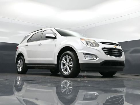 Used 2017 Chevrolet Equinox LT w/ Convenience Package image 45