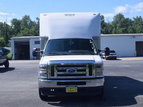 Used 2022 Ford E-350 and Econoline 350 Super Duty RWD image 21