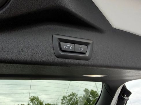 Used 2025 BMW X5 xDrive50e AWD/4WD image 22