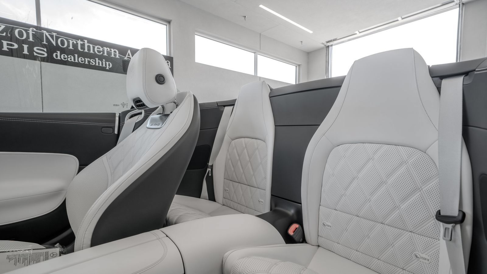Used 2026 Mercedes-Benz SL 63 AMG 4MATIC image 29