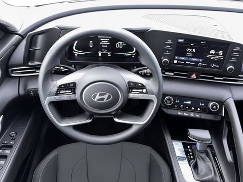 New 2026 Hyundai Elantra Hybrid FWD image 17