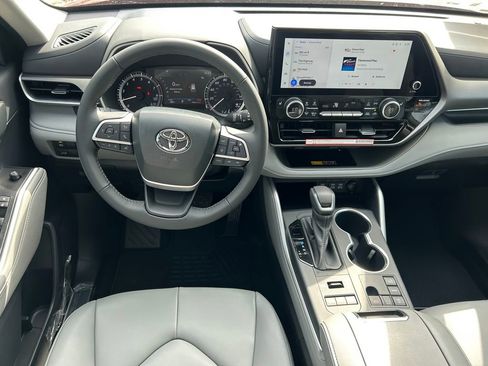 New 2026 Toyota Highlander XLE AWD/4WD image 19