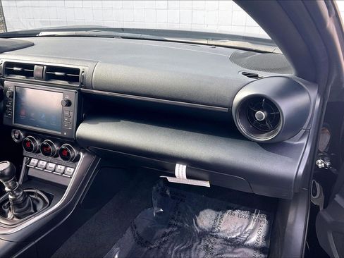 Used 2023 Toyota GR86 Premium w/ ALL Weather Mat Package (TMS) image 21