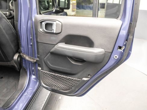 Used 2020 Jeep Wrangler Unlimited Sahara w/ Uconnect 4C Nav & Sound Group AWD/4WD image 37