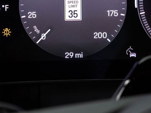 New 2026 Porsche Cayenne Electric AWD/4WD image 12