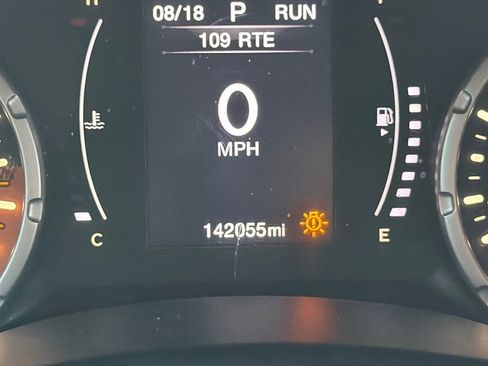Used 2017 Jeep Renegade Latitude FWD image 8